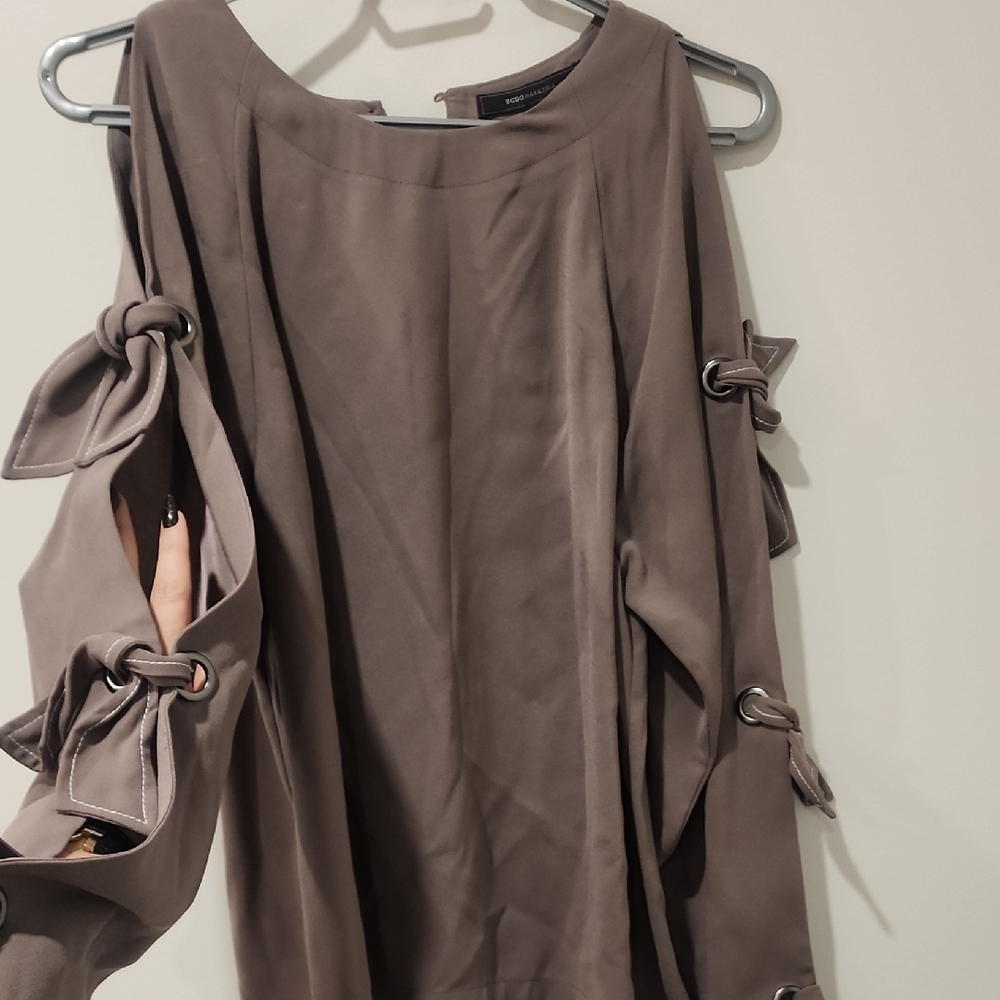 BCBGMaxAzria Taupe Top with Bow Accents